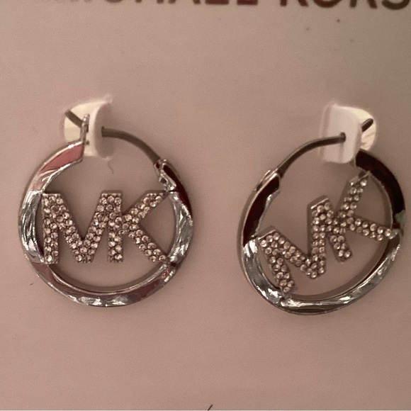 Beautiful Michael kors earrings new with tags - Picture 8 of 8